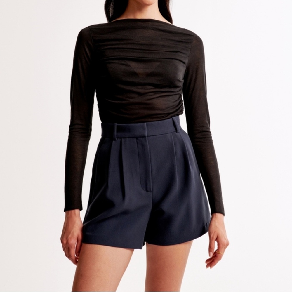 Women’s Abercrombie & Fitch Navy Blue tailored short